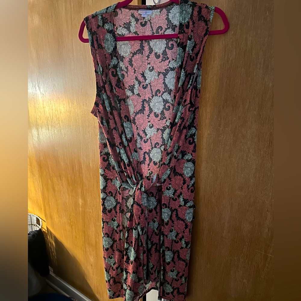 Beautiful gently used LulaRoe sweater vest